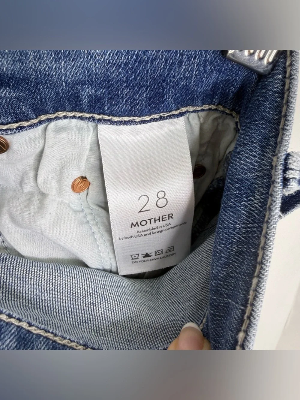 MOTHER The Weekender Fray Flare Denims Jeans - Picture 8 of 9